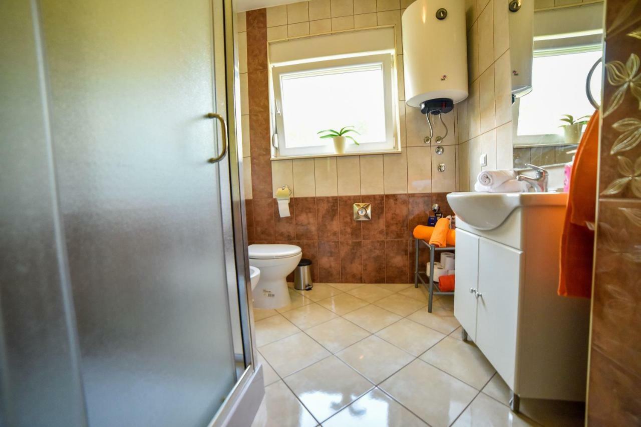 Apartment Ines Sinj Exterior foto